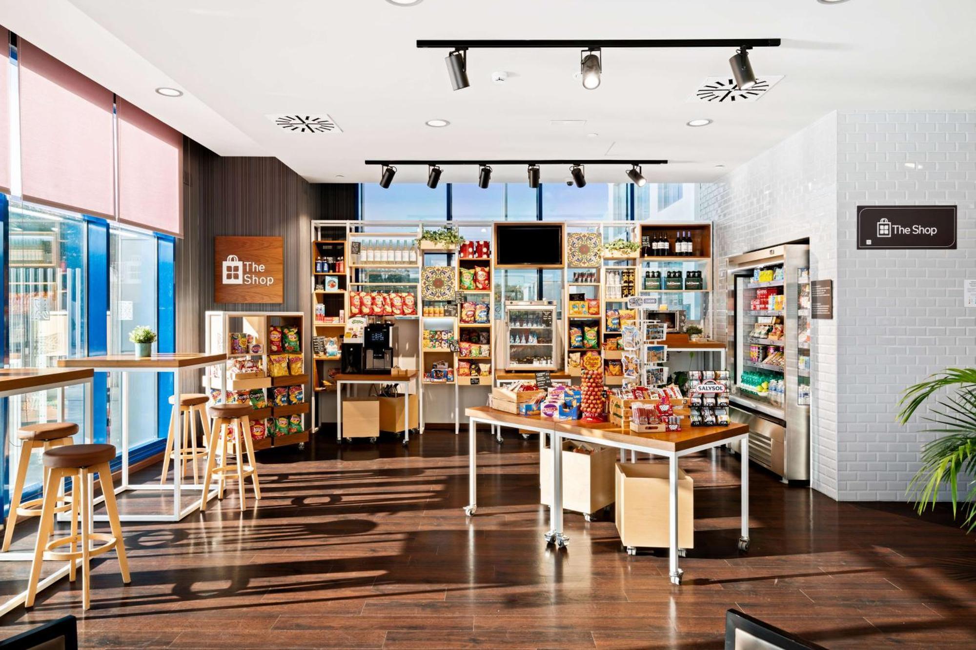 Hilton Garden Inn Sevilla Екстер'єр фото
