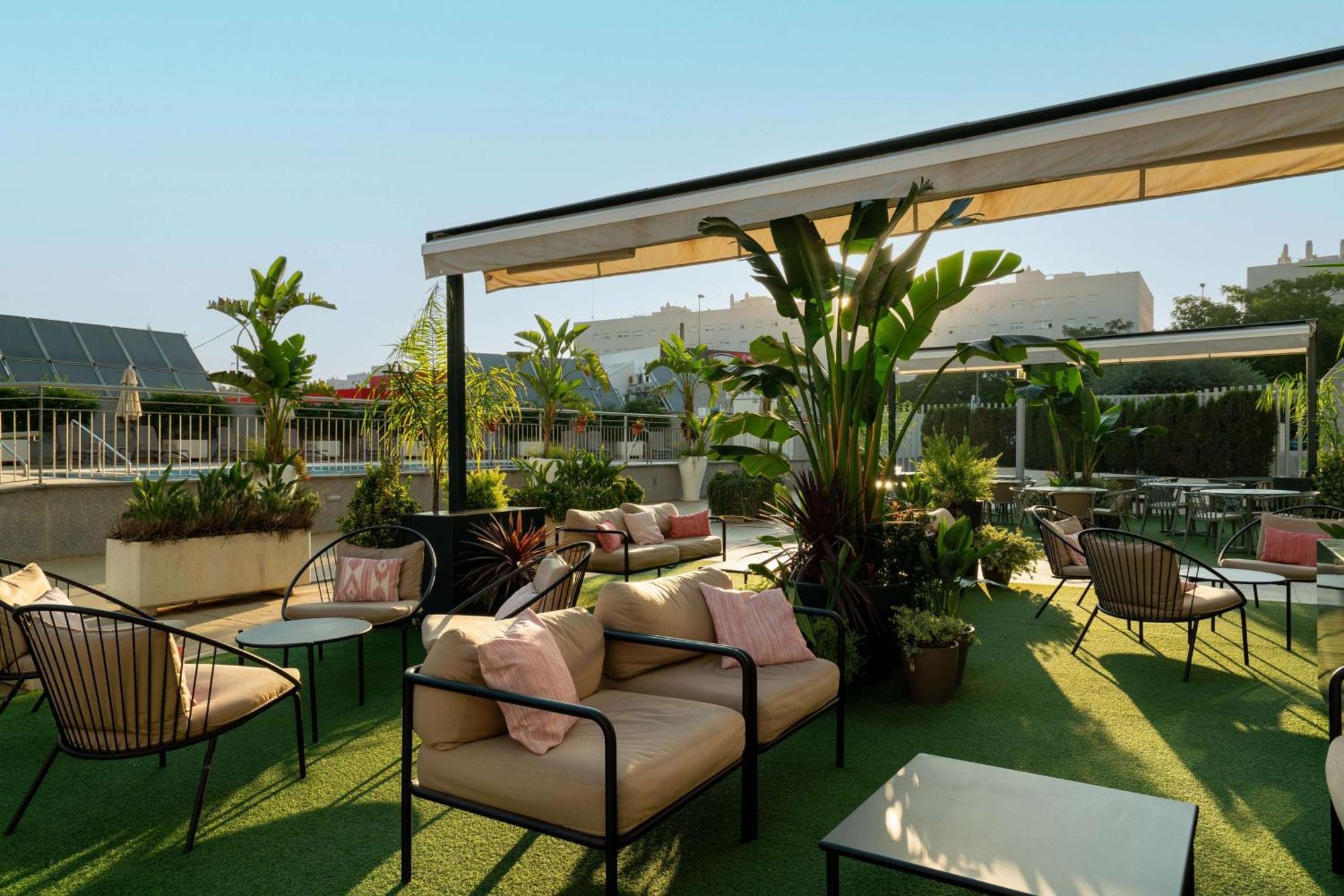Hilton Garden Inn Sevilla Екстер'єр фото